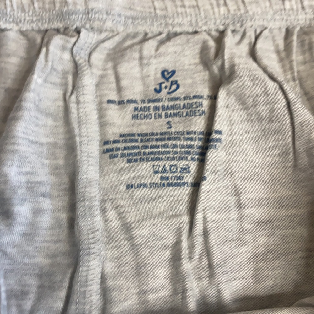 Jane and Bleecker sleep shorts - Picture 3 of 4